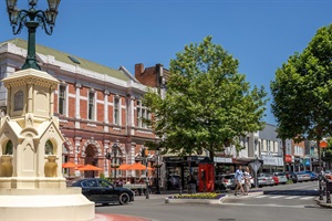 Victoria Ave crossing image