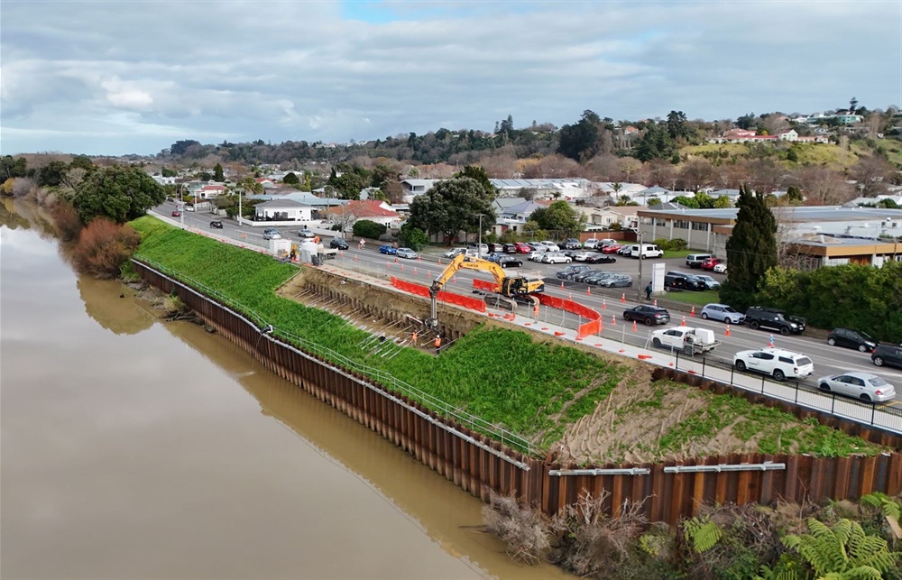 Work begins at the Somme Parade retaining wall site following the failure of a stormwater pipe - June 2024