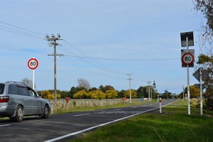 80km/h speed limit signs