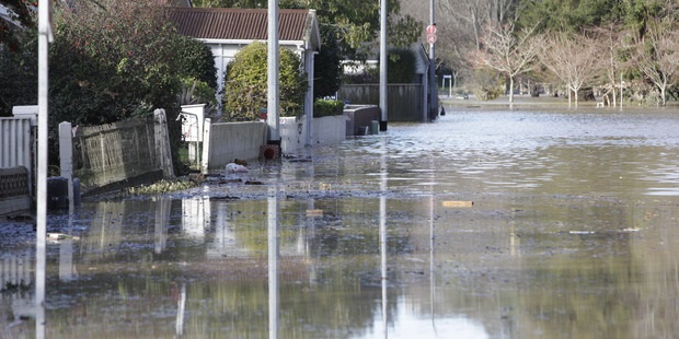 Anzac Parade flooding 2015